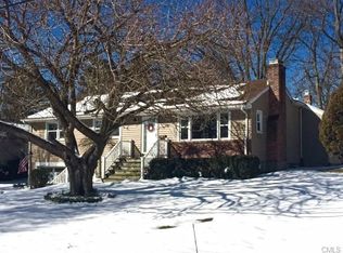 7 Byselle Rd, Norwalk, CT 06851