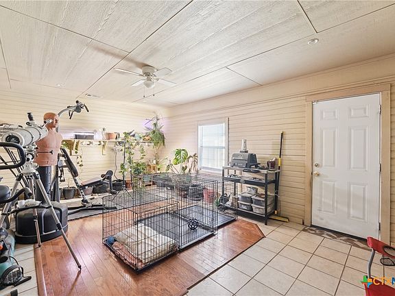 4th image of 2801 Hector Dr
