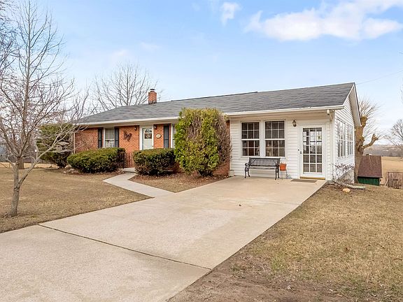 3rd image of 1168 Lead Mine Rd