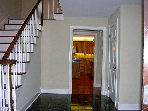 3rd image of 105 Dogwood Cir