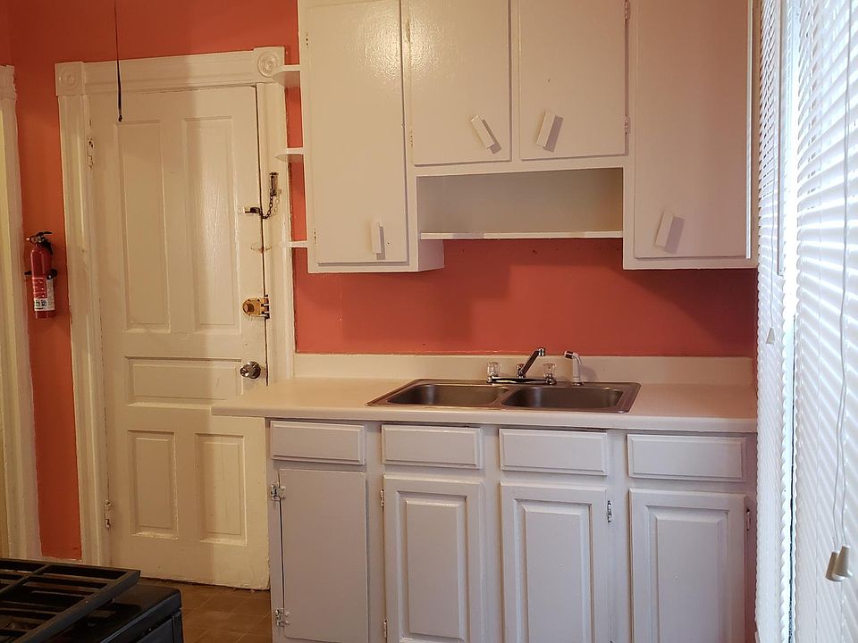 1st image of 49 Armin Pl #1