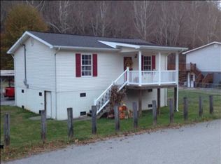 128 Hamblin St, Evarts, KY 40828