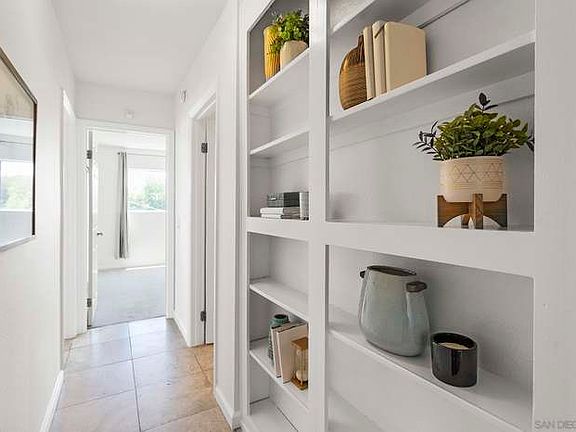 5th image of 3761 Boundary St Unit 13