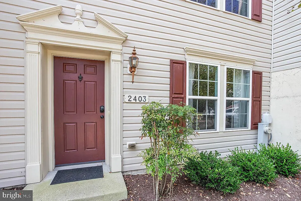 4 bed, 1960 sqft, $2,825 — Photo 4