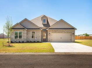 210 Farmland Cir, Perry, GA