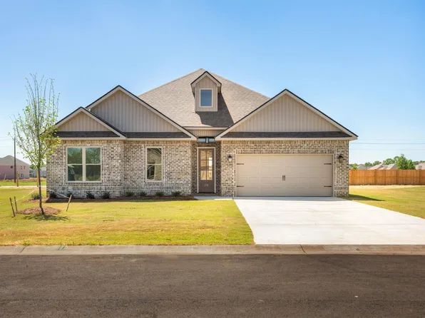 210 Farmland Cir, Perry, GA 31069