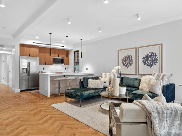 31 Bayview Avenue image 1 of 37