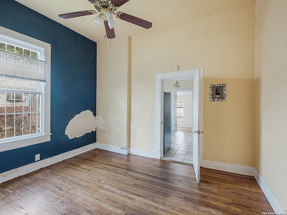 3rd image of 2202 S Presa St