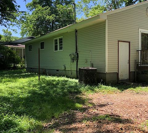 4th image of 1720 Cambridge Dr