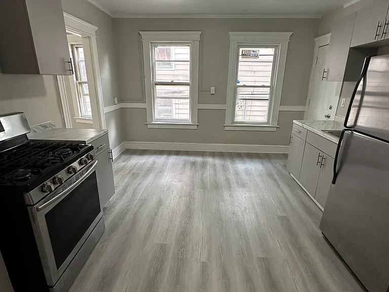 191 Buckingham St #2 — Photo 4