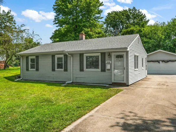 3733 Evergreen St, Hobart, IN 46342