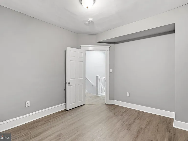 1711 Ashburton St — Photo 15