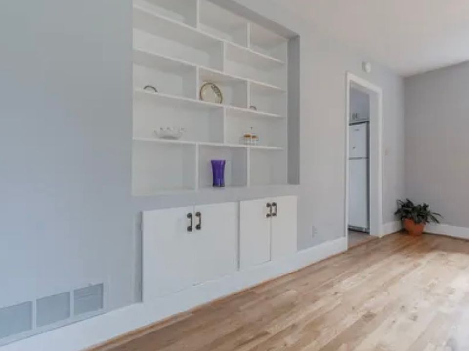 beautiful built-ins!