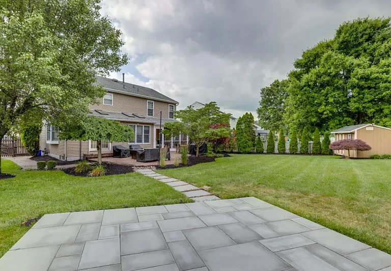 151 Rambling Rd — Photo 37