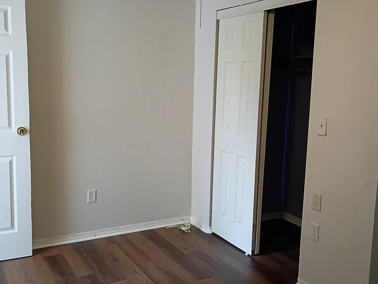 518 6th Ave SW #5 — Photo 8