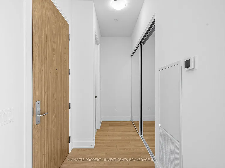 27 Korda Gate #Penthouse 101 — Photo 6