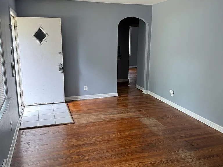 1150 Astoria Dr — Photo 12