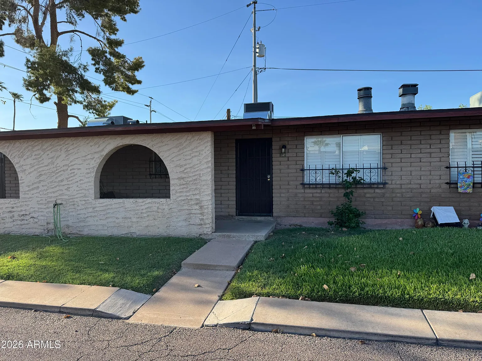 2 bed, 1.0 bath, 783 sqft, $1,600 — Photo 2