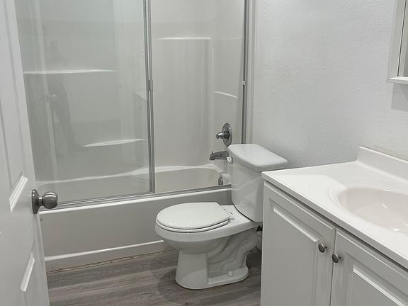 5th image of 701 W 55th St