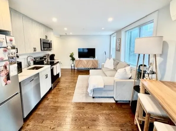 364 Hanover St #4, Boston, MA 02113