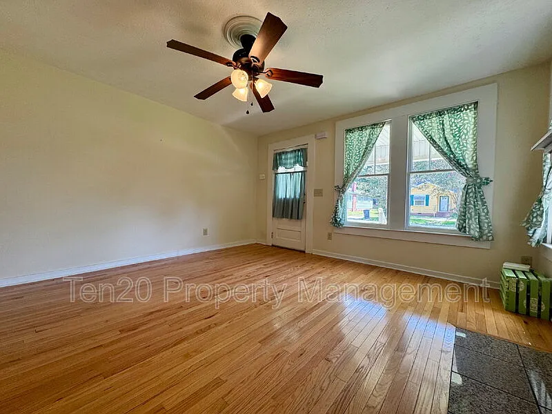 2 bed, 1100 sqft, $1,025 — Photo 4