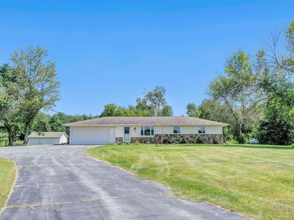 2210 County Line Rd, Hobart, WI 54115