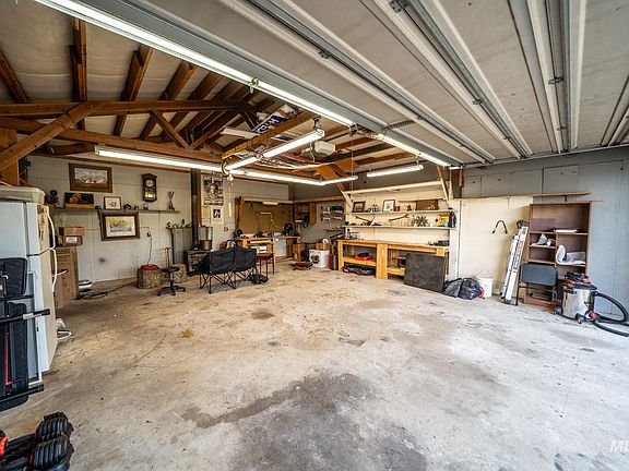 4th image of 712 3rd Ave