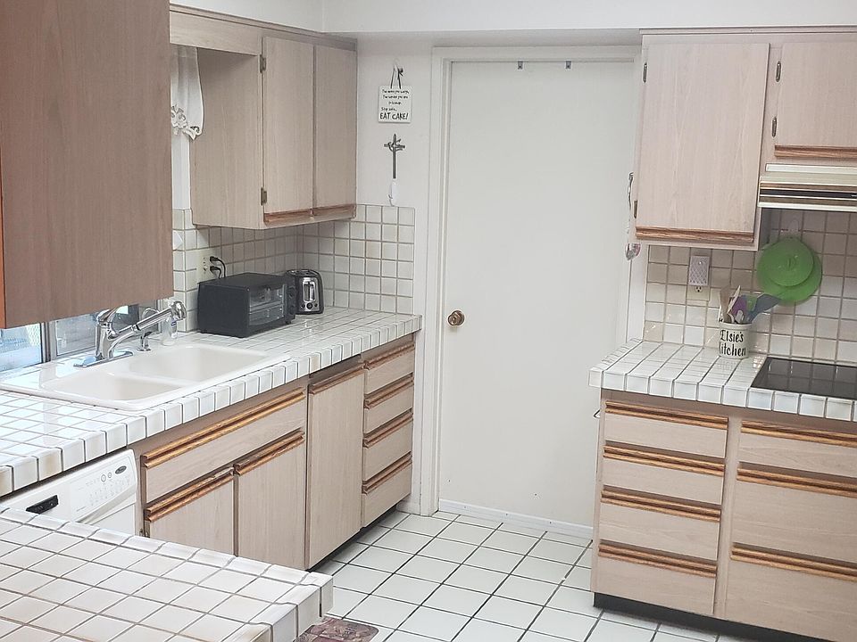 2nd image of 9810 W Sandstone Dr