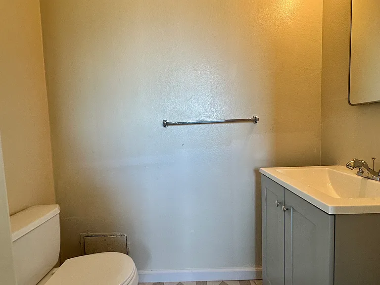 19 E Saginaw Way #102 — Photo 8