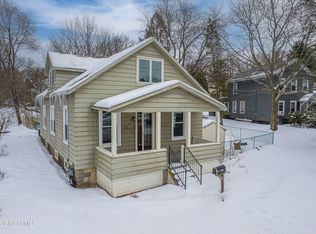 1336 Van Antwerp Rd, Niskayuna, NY 12309
