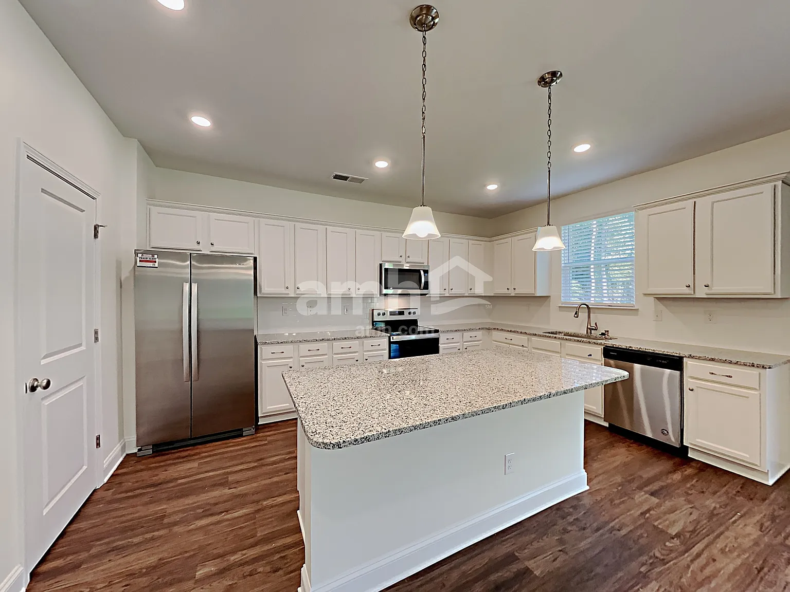 4 bed, 2.5 bath, 2449 sqft, $2,775 — Photo 3