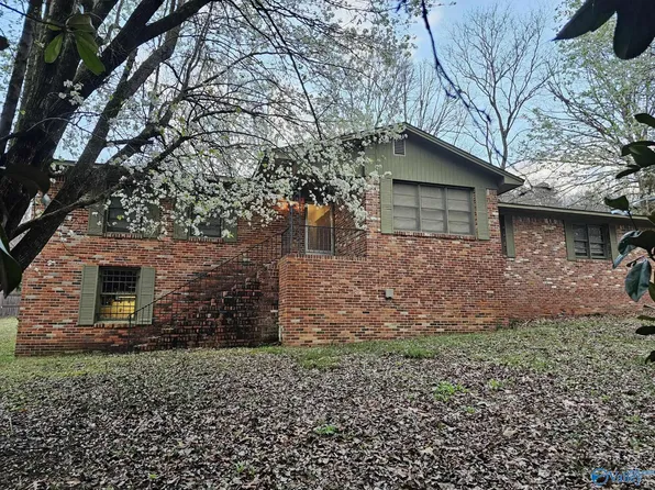 302 Jo Canyon Dr, Gadsden, AL 35905