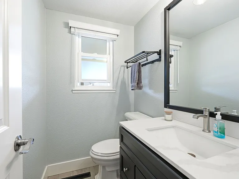 1/2 Bath Downstair