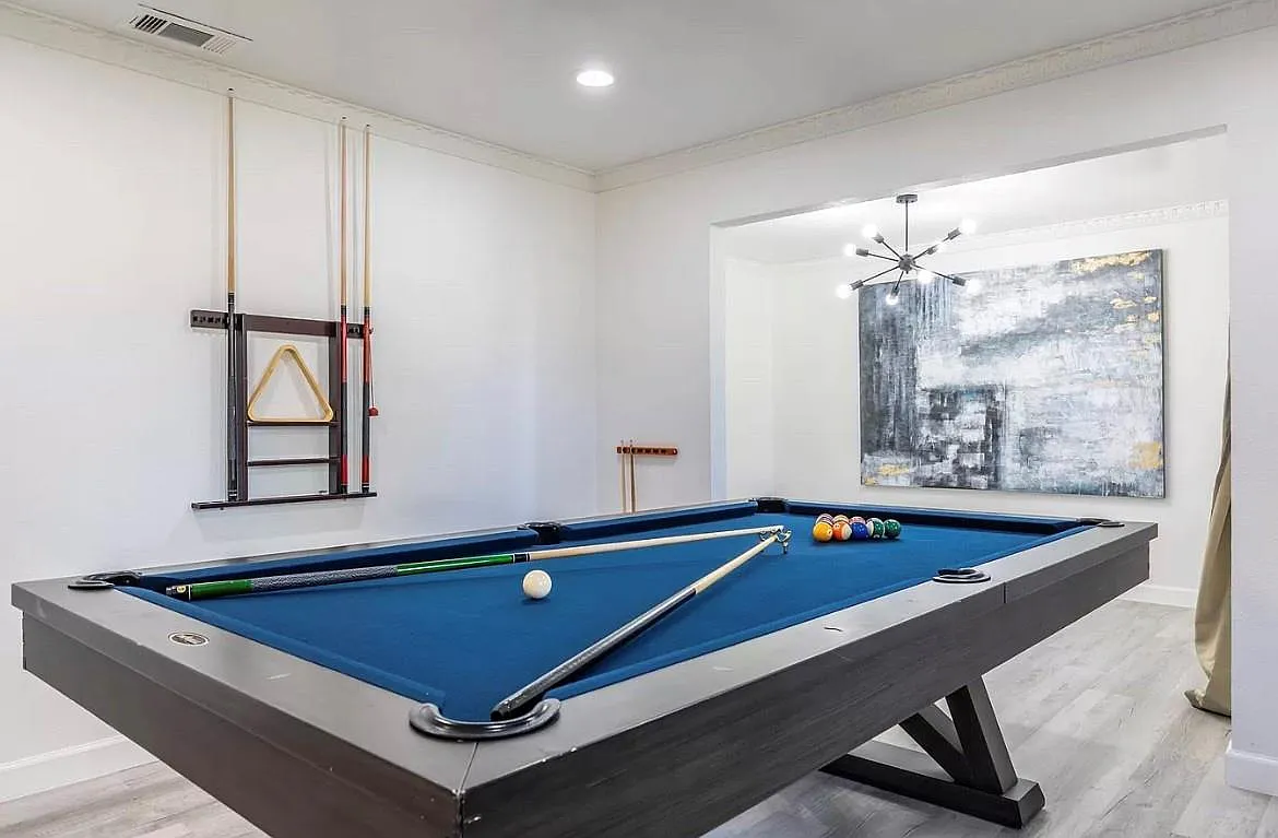 3 bed, 2.5 bath, 2108 sqft, $3,200 — Photo 3