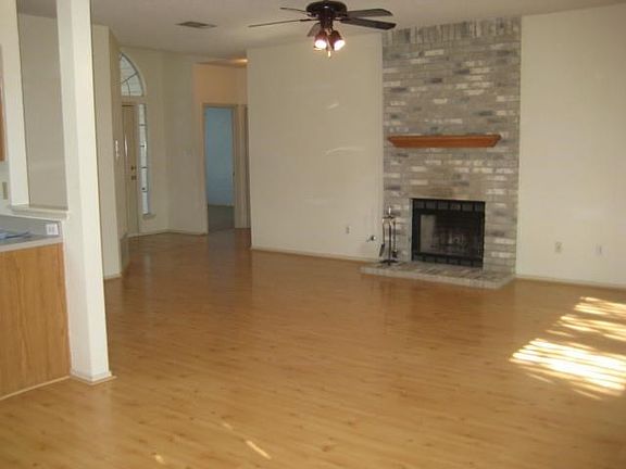2nd image of 901 Brook Meadow Trl
