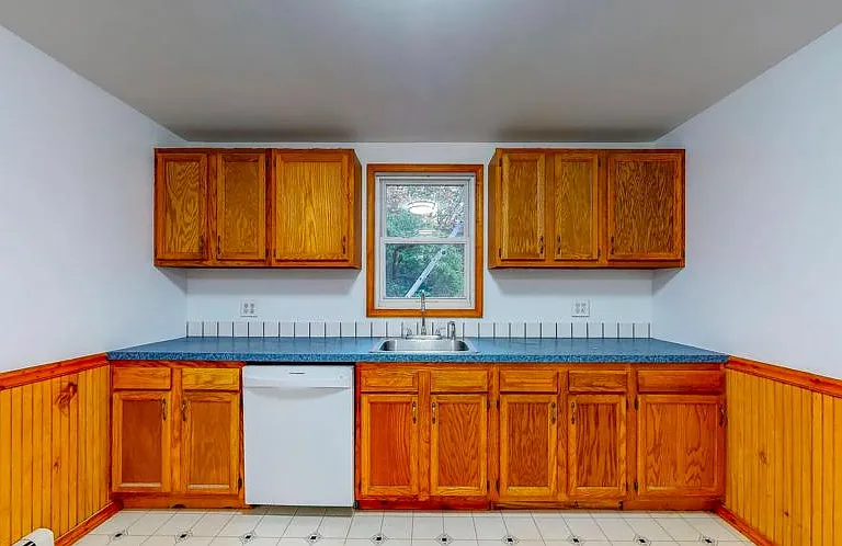 224 Coal St — Photo 7