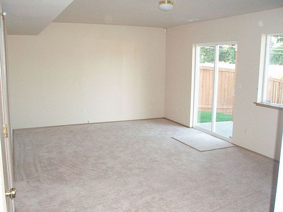 45oz new shaw carpet w/ 8lb pad!