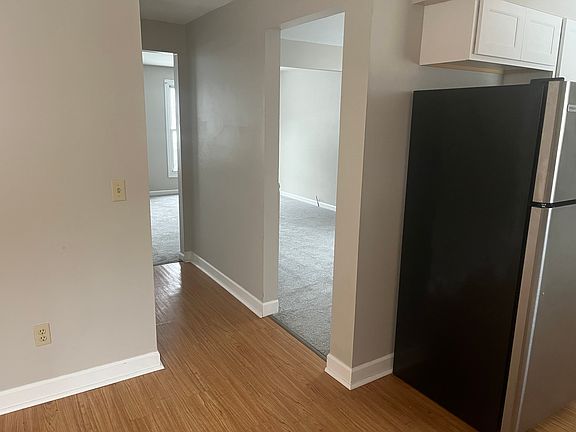 4th image of 93 Cascade Dr #2