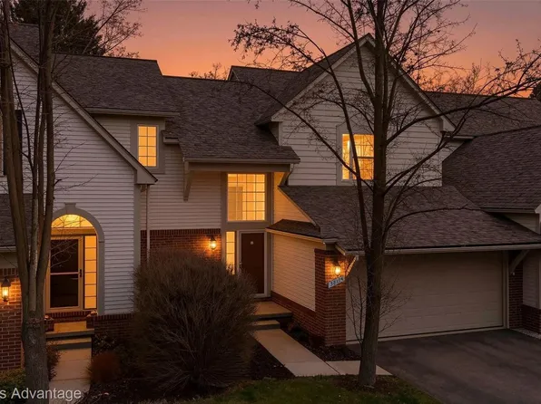 38154 Saratoga Cir, Farmington, MI 48331