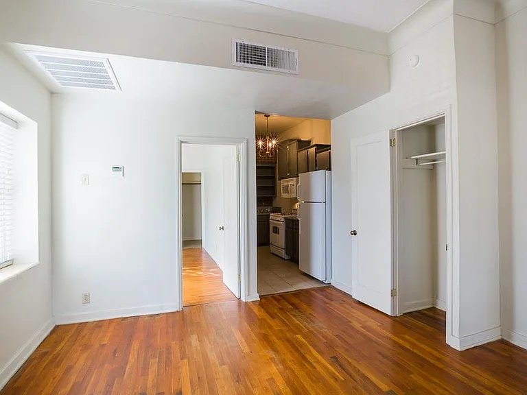 348 S 6th Ave — Photo 9