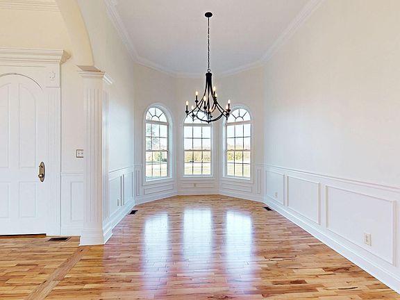5th image of 211 Dudley Ct