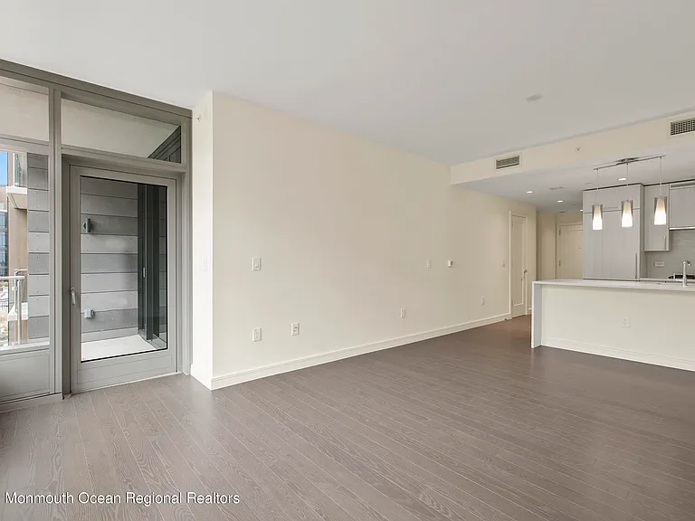 15 Morris Ave #309 — Photo 12