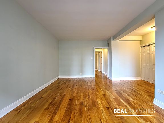 4th image of 1347 N Dearborn St #1347602