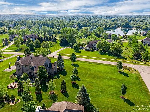 2nd image of 3807 Preserve Dr