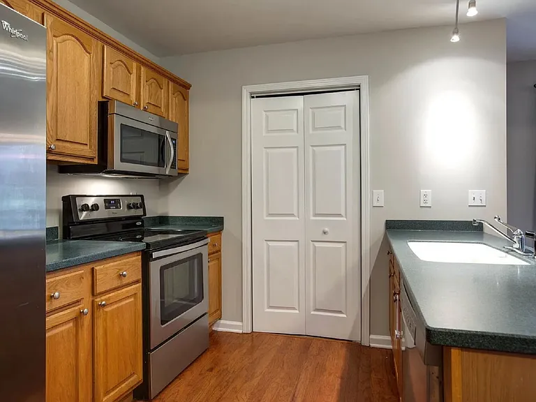 1713 Greenwood Ave — Photo 10