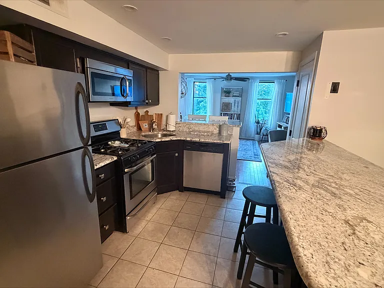 1437 E Passyunk Ave #3 — Photo 2