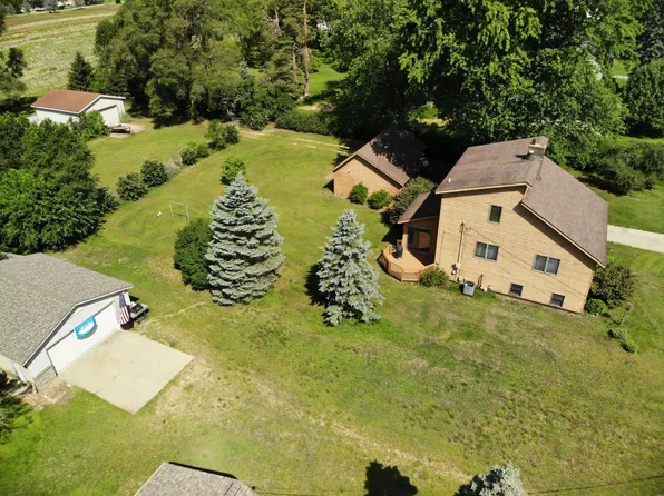 3424 Hubbard St, Hamilton, MI 49419