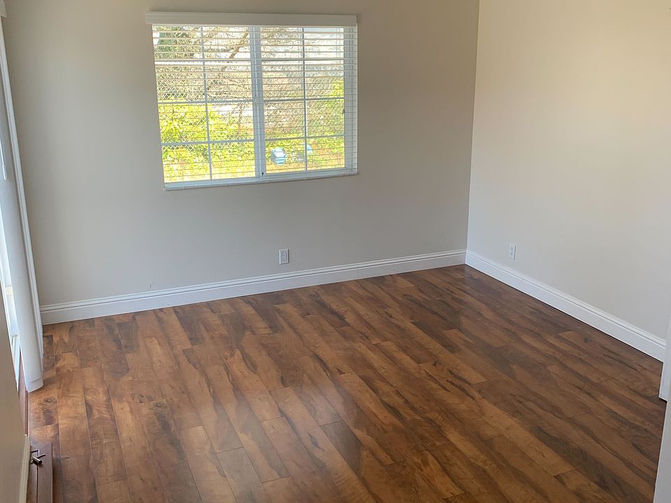 1st image of 824 Beechwood Dr Room 2