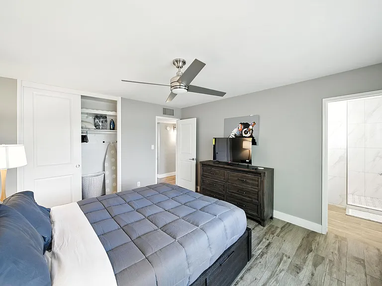 2207 N 71st St — Photo 11