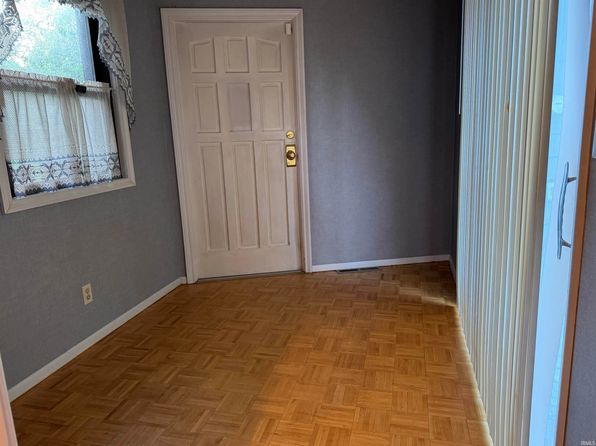 1000 W Star Cir, Santa Claus, IN 47579